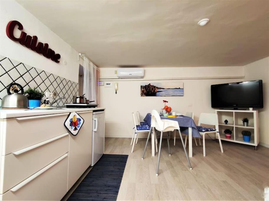 Central Apartments Mezzanine - 1 Min To Via Etnea Catania Luaran gambar