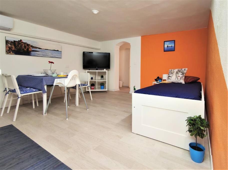 Central Apartments Mezzanine - 1 Min To Via Etnea Catania Luaran gambar